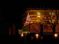Weihnachtsbeleuchtung am Baucontainer